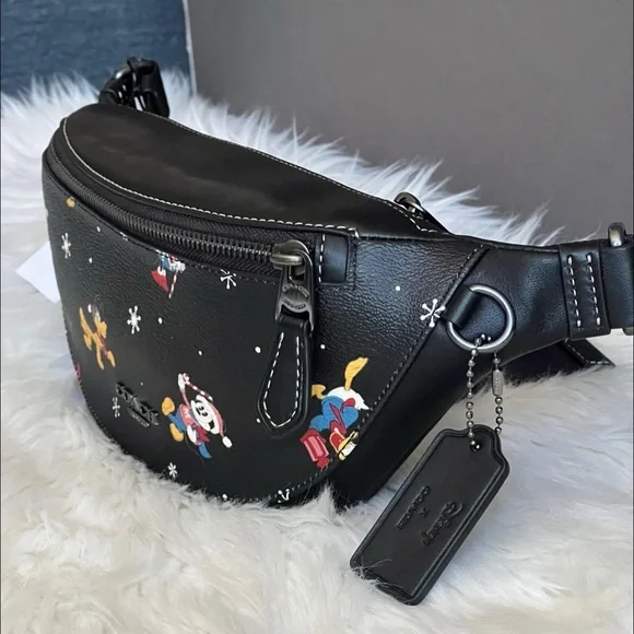 CL964 - Disney X Coach Warren Mini Belt Bag in Holiday Print - Picture 4 of 14